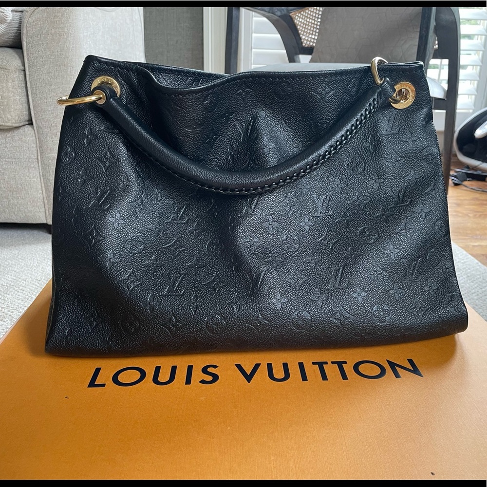 Louis Vuitton Artsy MM 🖤 M41066